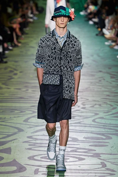 Look 38
